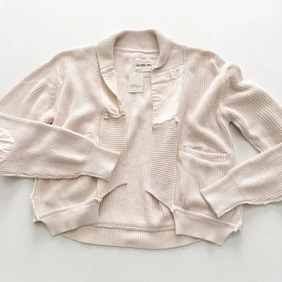 We The Free Sweater Worn Thru Surplus Cardi - Cardigan
Champagne Dream Shacket - Picture 2 of 10